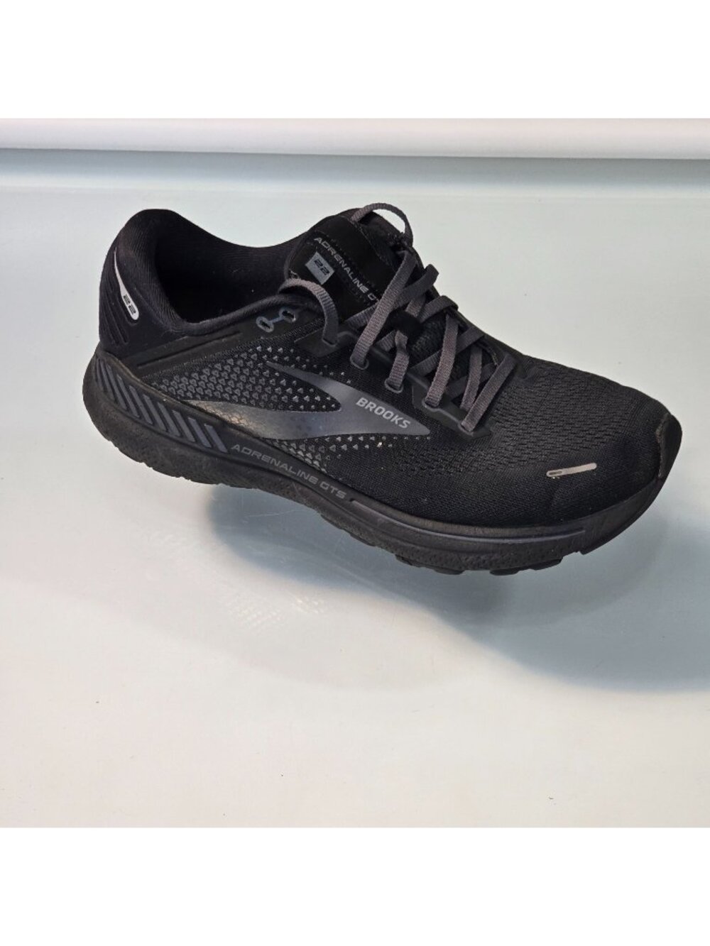 Brooks Adrenaline GTS 22 Men Size 10.5 Black Running Shoes
